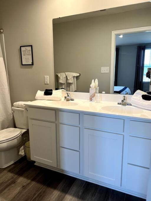 Family Friendly 4Br Home Near Ft Gregg Adams Vsu Petersburg Eksteriør billede