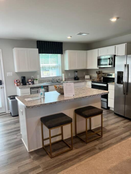 Family Friendly 4Br Home Near Ft Gregg Adams Vsu Petersburg Eksteriør billede