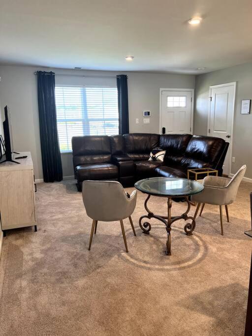 Family Friendly 4Br Home Near Ft Gregg Adams Vsu Petersburg Eksteriør billede